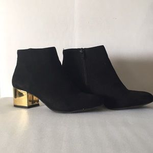 Black & gold ankle boots size 5